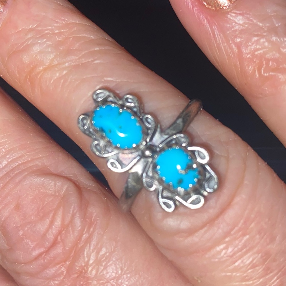 Vintage Era Navajo Turquoise Sterling Silver Ring, Size 7.  Very nice.